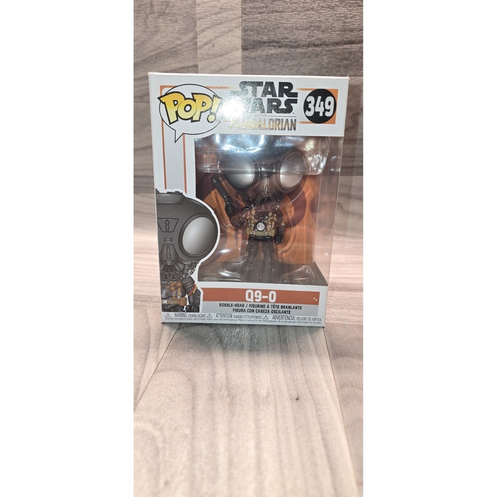 Funko POP! Star Wars: Q9-0 #349 The Mandalorian Vinyl Figure